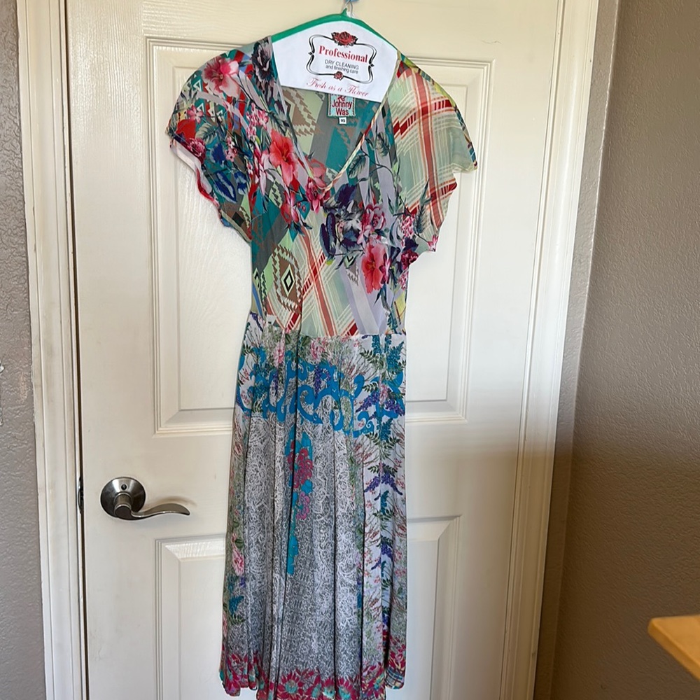 Johnny Was XS gorgeous Cupra rayon floral dress